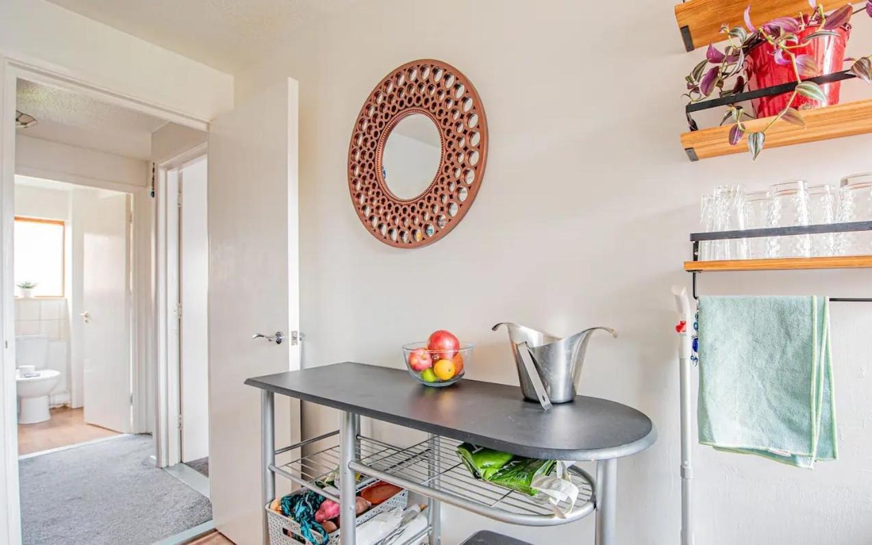 Home Away Home Near Heathrow Airport Cowley  Екстериор снимка