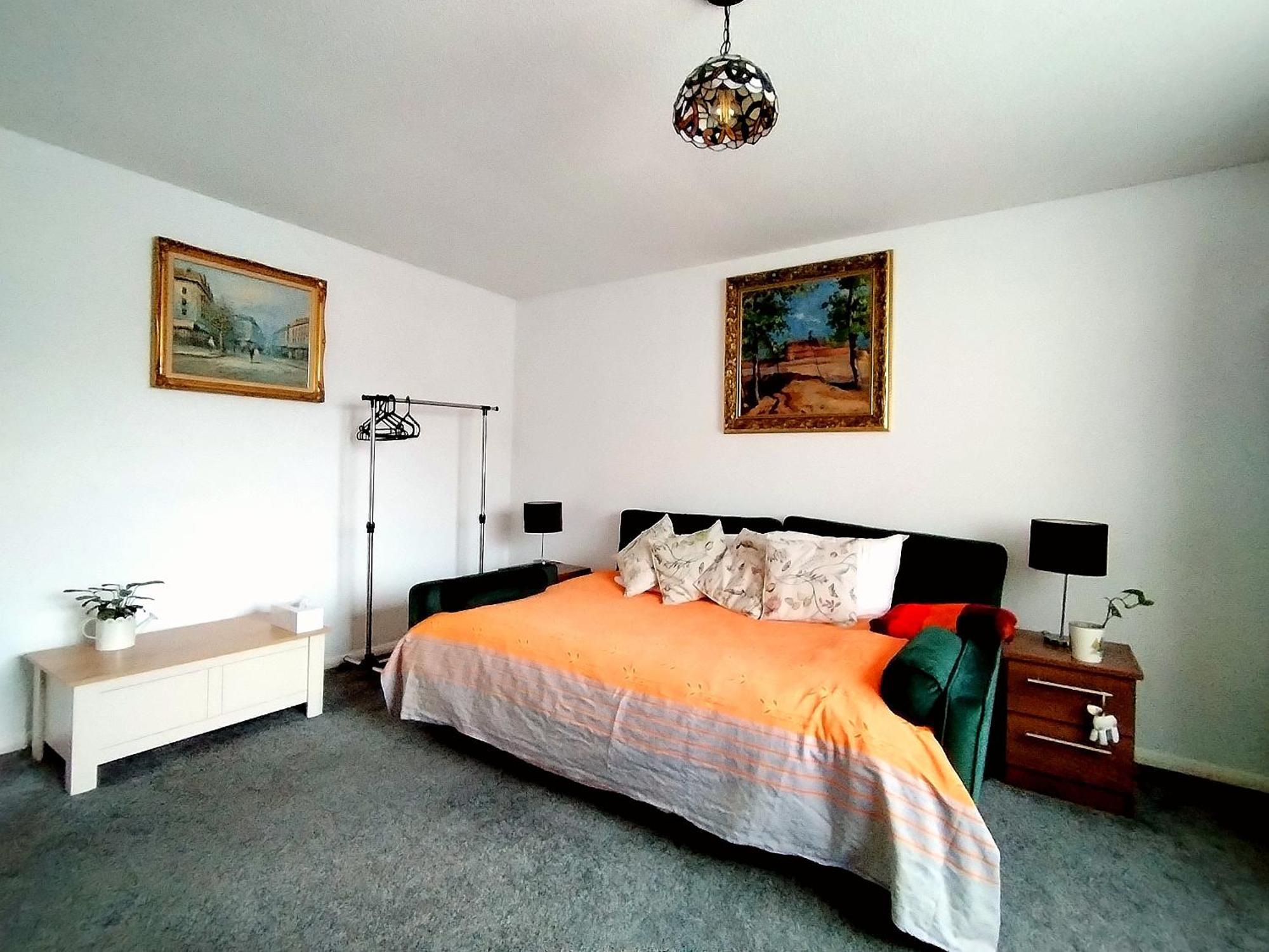 Home Away Home Near Heathrow Airport Cowley  Екстериор снимка